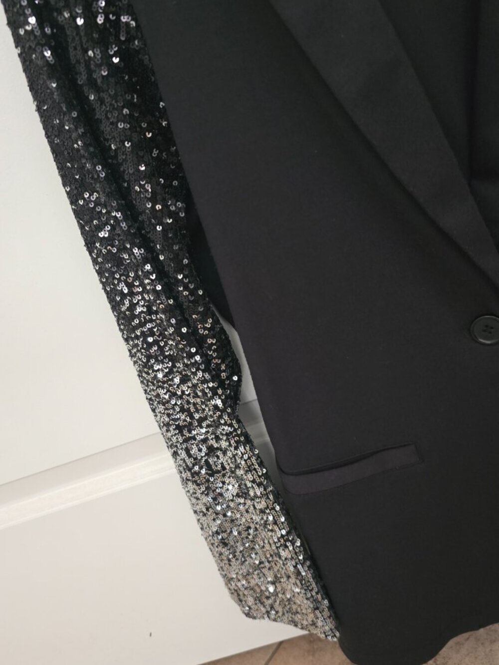 Blazer - Picture 3 of 3